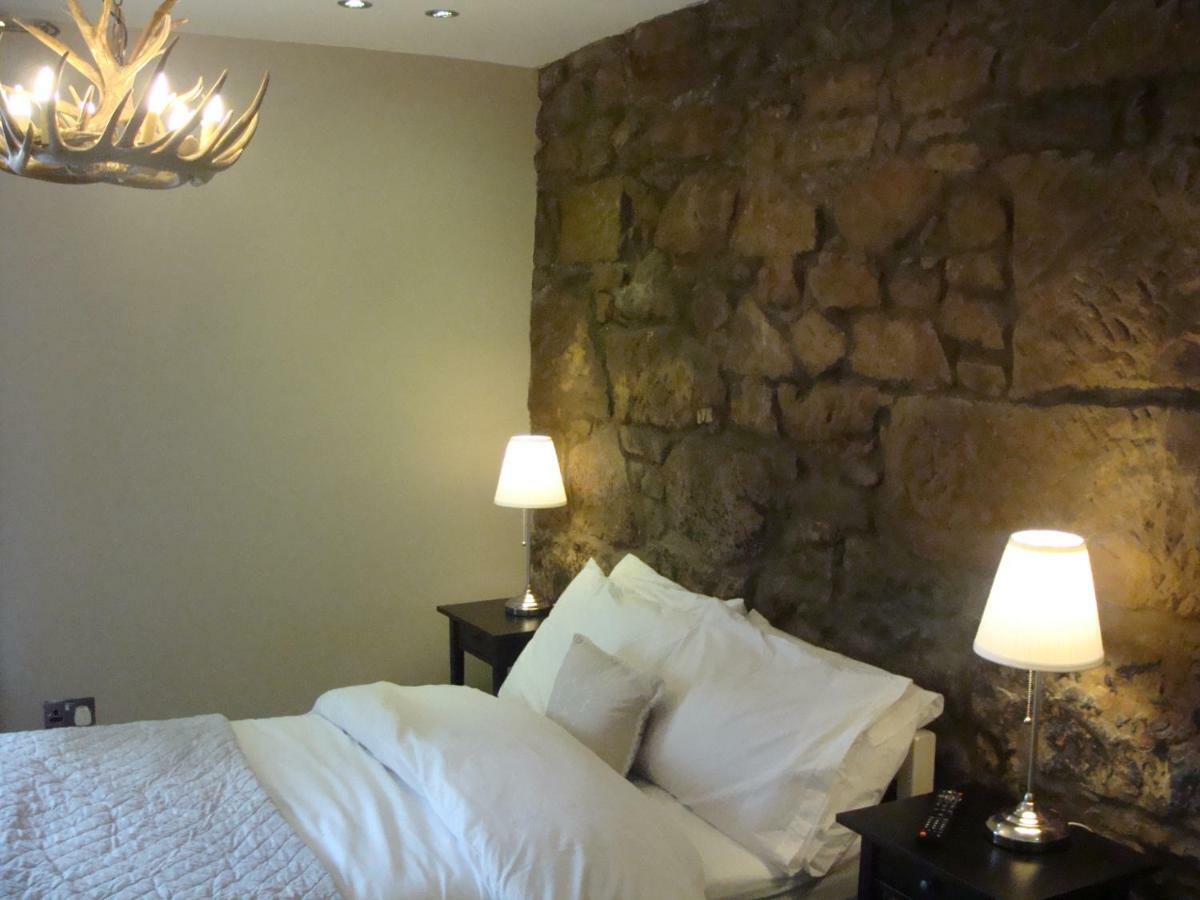 Riggend Farm Bed And Breakfast Airdrie Dış mekan fotoğraf
