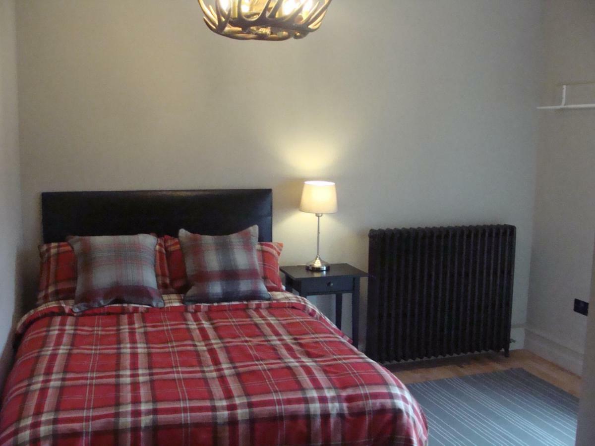 Riggend Farm Bed And Breakfast Airdrie Dış mekan fotoğraf